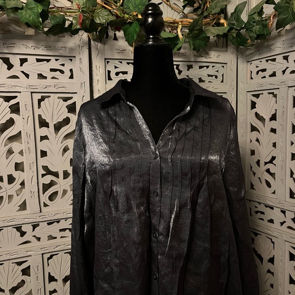 WHITE STAG SENSATIONAL SILKY SHINY BLACK BUTTON WITH COLLAR LONG SLEEVE TOP - Picture 2 of 7